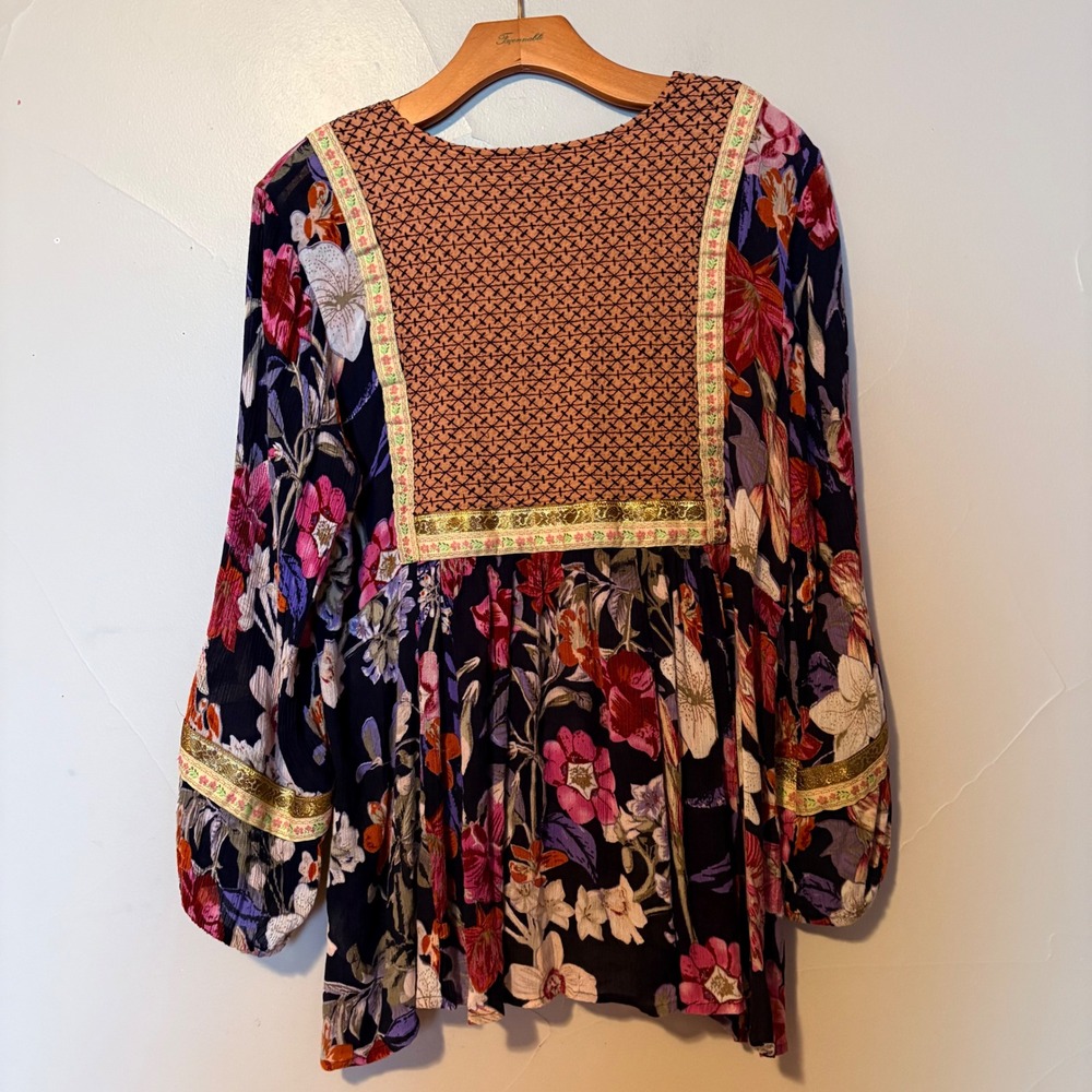RD + Koko Women Navy Blue Floral Boho Peplum Peasant Top Embroidered V-Neck L - Picture 5 of 8